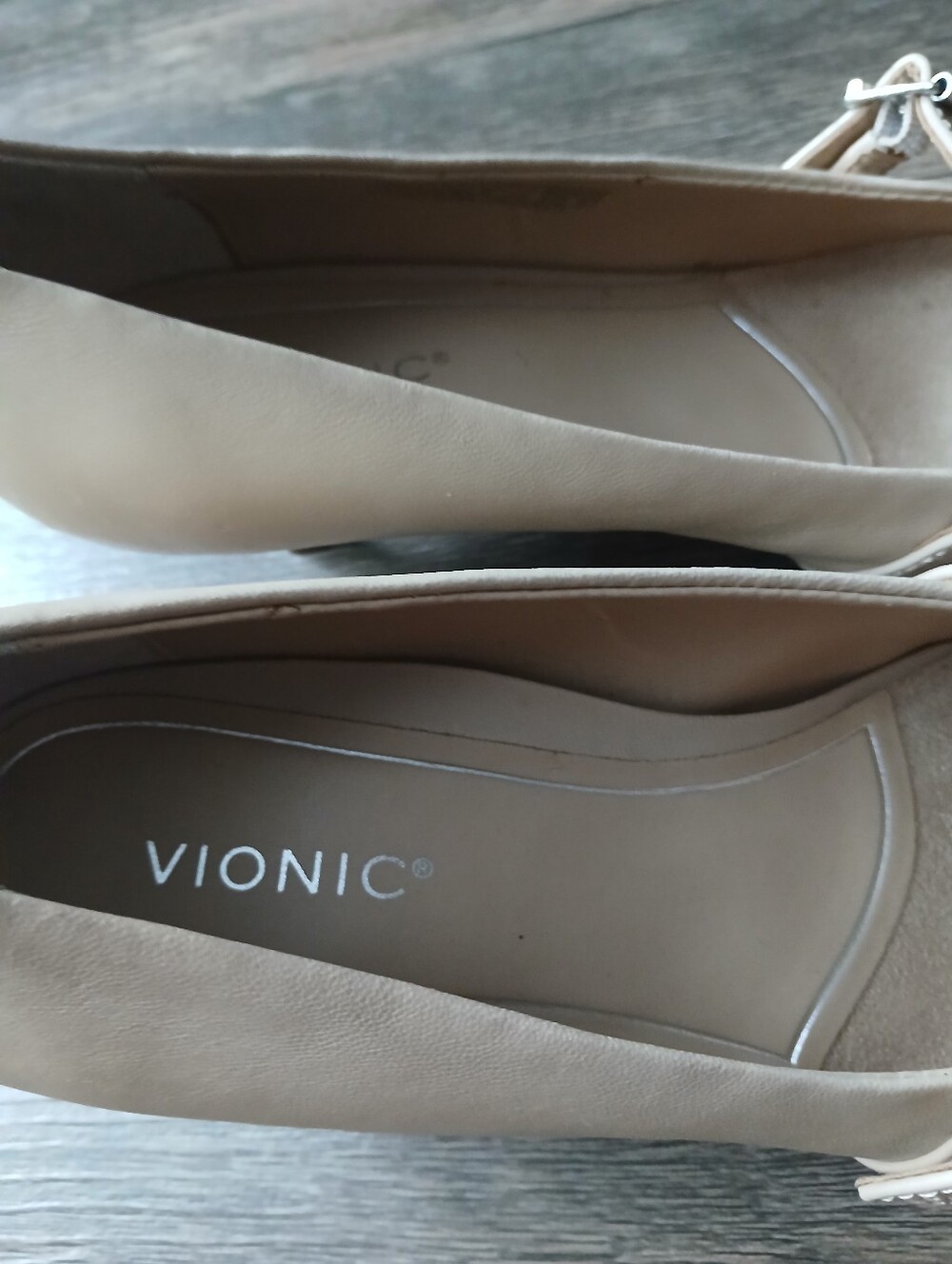 Vionic Cream Pointed Mary Jane Flats with Buckle Strap Size 7.5. - Picture 8 of 12